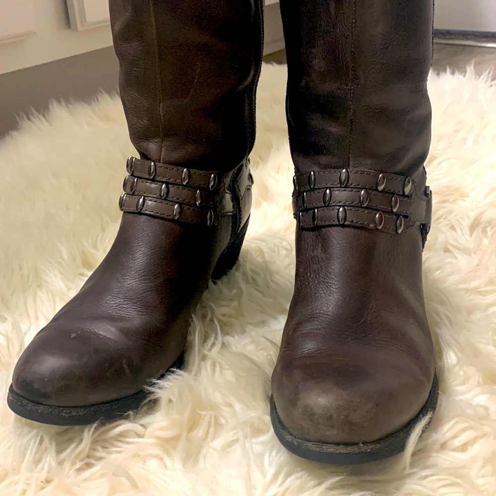Antonio Melani Leather Tall boot size 8 color is what I would call sealskin. - Picture 4 of 12